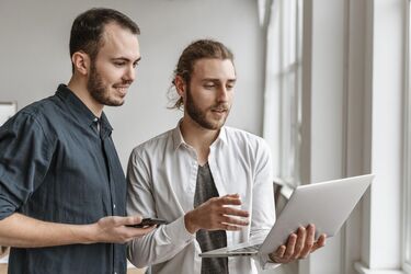 Оставьте 'мужчин' россиянам: как в Украине обращаться к 'чоловікам'