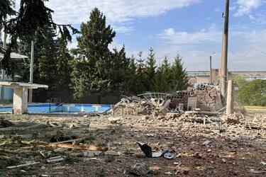 РФ атакувала Харків КАБами: під обстріл потрапила житлова забудова, є постраждалі