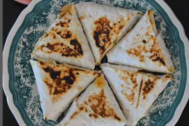 Курица и хрустящий лаваш: рецепт на сковороде