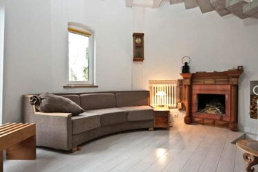 Будинками з камінами для пар