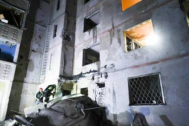 россия ударила ФАБом по многоэтажке в Харькове: более 20 раненых, среди которых дети (фото)