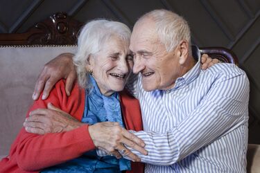 Ряд пенсионеров получит дополнительно 570 грн: когда и кому дадут деньги