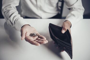 Какими будут зарплаты украинцев в следующем году: не очень хорошие новости от Минфина