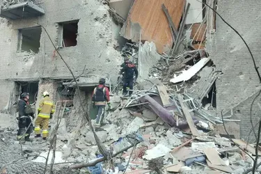 Росія масовано обстріляла Запоріжжя КАБами: є руйнування та поранені (фото)