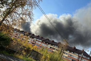 Чорний дим стоїть стовпом: у російській Пермі загорівся хімзавод 'Камтекс-Хімпром' (відео, фото)