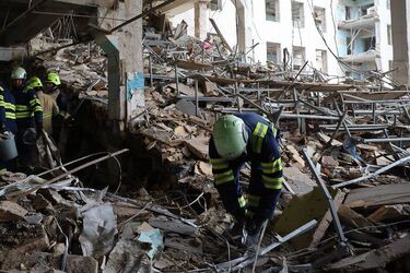 Пошукові роботи на місці ракетного удару по інституту зв'язку у Полтаві завершено: подробиці, фото