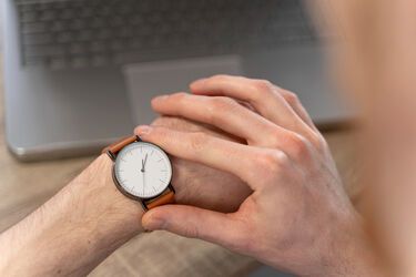 Востаннє в Україні: коли переводити годинники на зимовий час