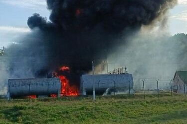 Чорний дим видно за кілометри: БПЛА атакували сховище палива у Бєлгородській області (відео, фото)