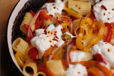 Ідеальний салат з макарон: дуже просто і смачно