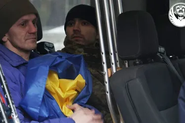 25 военнопленных защитников вернули домой – Зеленский