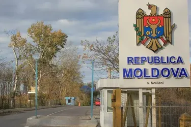 Без одного важливого документа українцям не дозволять перетнути кордон з країною-сусідом: що потрібно мати з собою