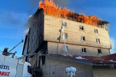 На гірськолижному курорті у Туреччині спалахнув готель: загинули щонайменше 76 людей (відео)