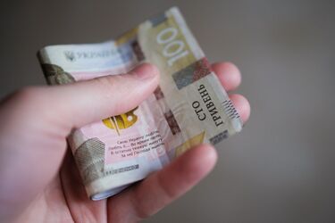 До 100 000 тысяч гривен: какие отрасли предлагают работникам самые высокие зарплаты