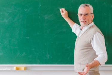 Учителя и пенсия: как новые нормы повышения возраста повлияют на заслуженный отдых