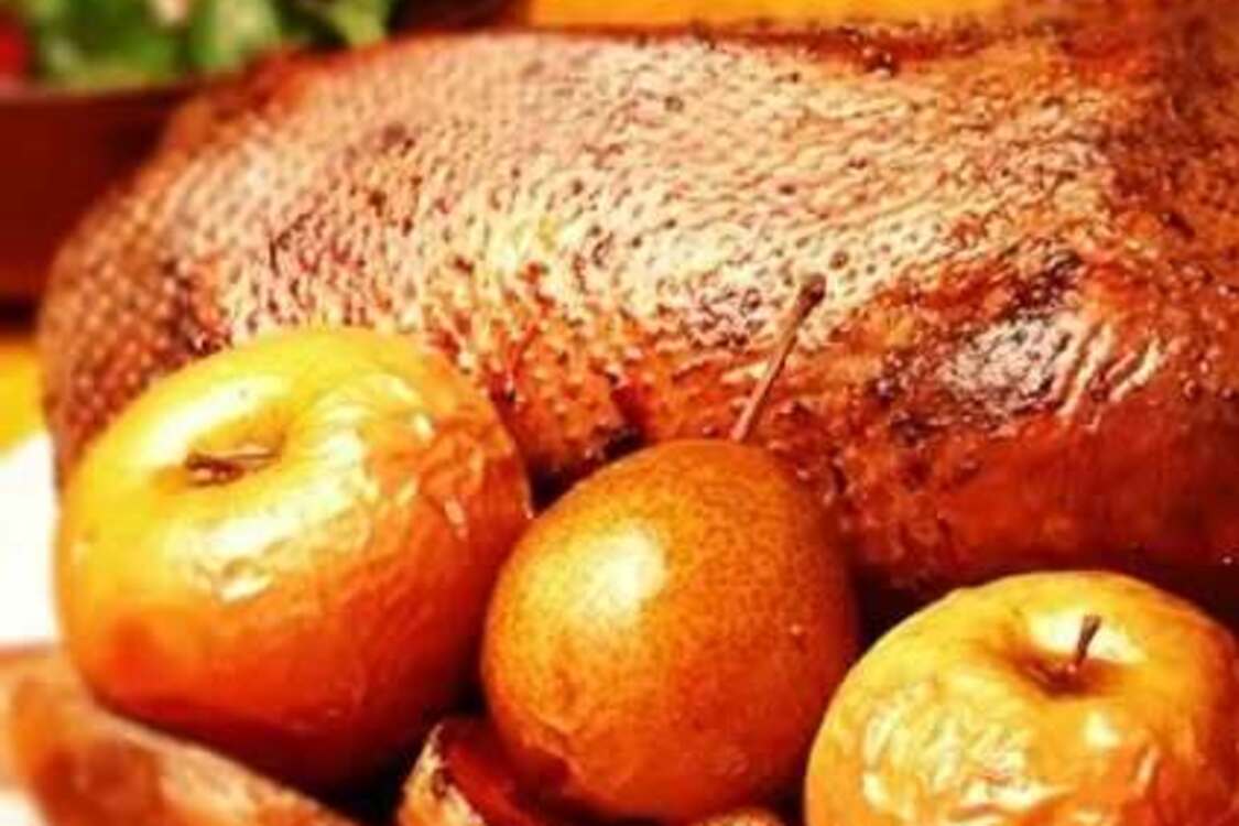 Качка з яблуками чи айвою