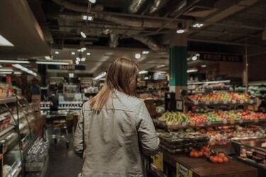 Деякі продукти стали 'золотими': що найбільше подорожчало за час війни