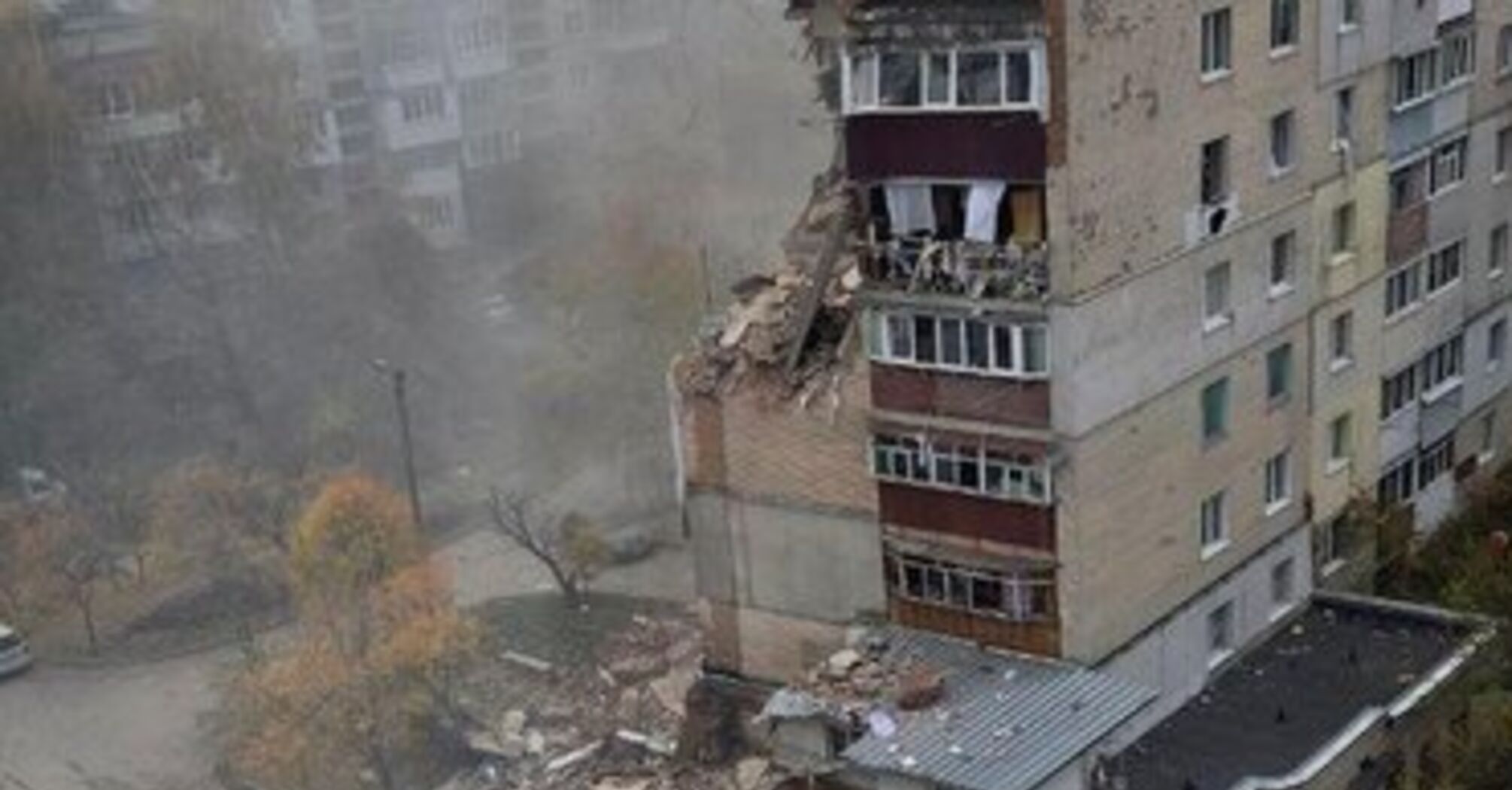 Вибух газу у багатоповерхівці у Хмельницькому: під завалами виявили два тіла (фото, відео)