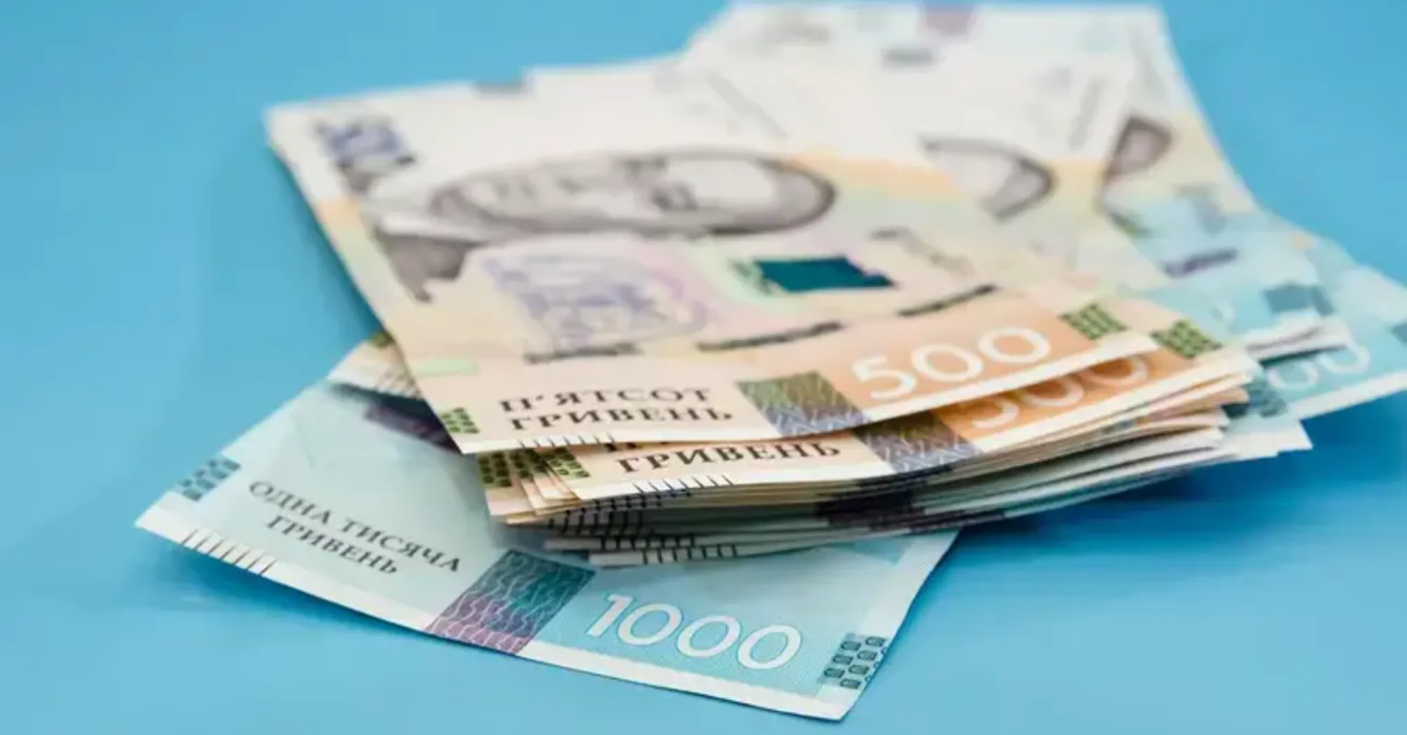 Українським вчителям доплачуватимуть по 4000 грн щомісяця: кого саме стосується