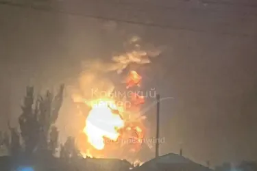 Дрони атакували тимчасово окупований Крим: вибухи лунали у Євпаторії, у Феодосії зайнялась пожежа на нафтобазі (фото, відео)