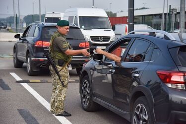 Имеют ли право на выезд за границу ограниченно применимые с отсрочкой: ответ юриста