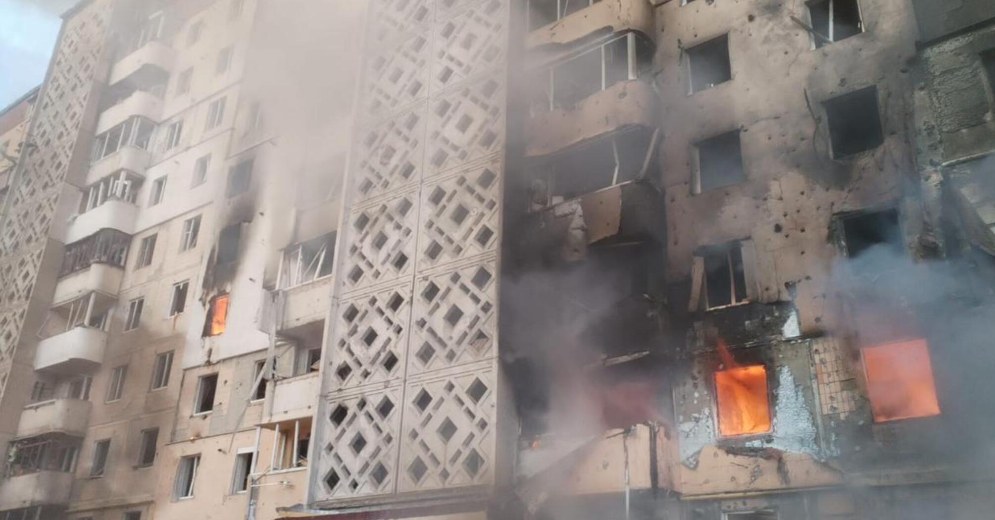 Росія здійснила масовану ракетно-дронову атаку на Україну: у Тернополі знесло пів багатоповерхівки, під ударом була енергетична інфраструктура, є загиблі (фото, відео)