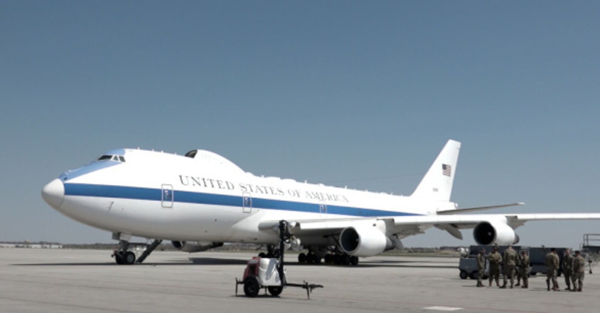 Вынуждение жертвы агрессии к мягкой капитуляции. О дипломатических самолетах в мирном плане