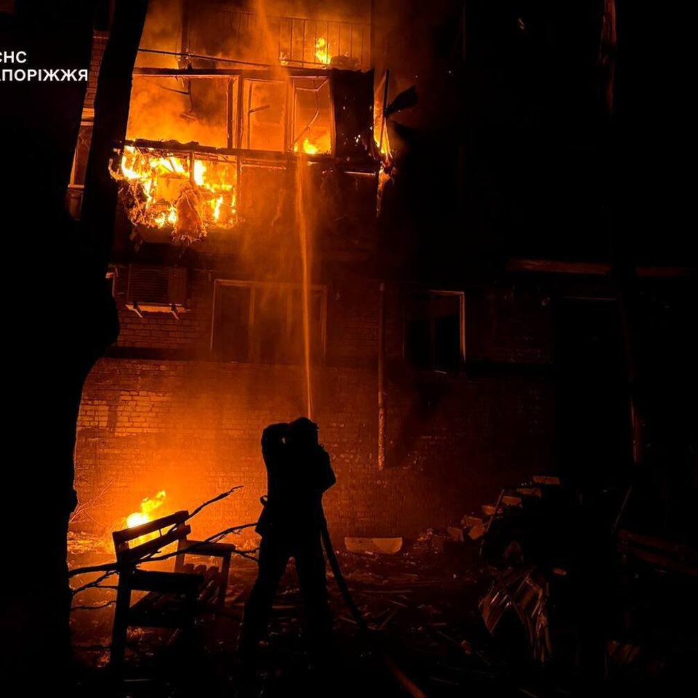 Російська армія атакувала Запоріжжя: пошкоджено 7 житлових будинків, поранено 17 людей (фото, відео)