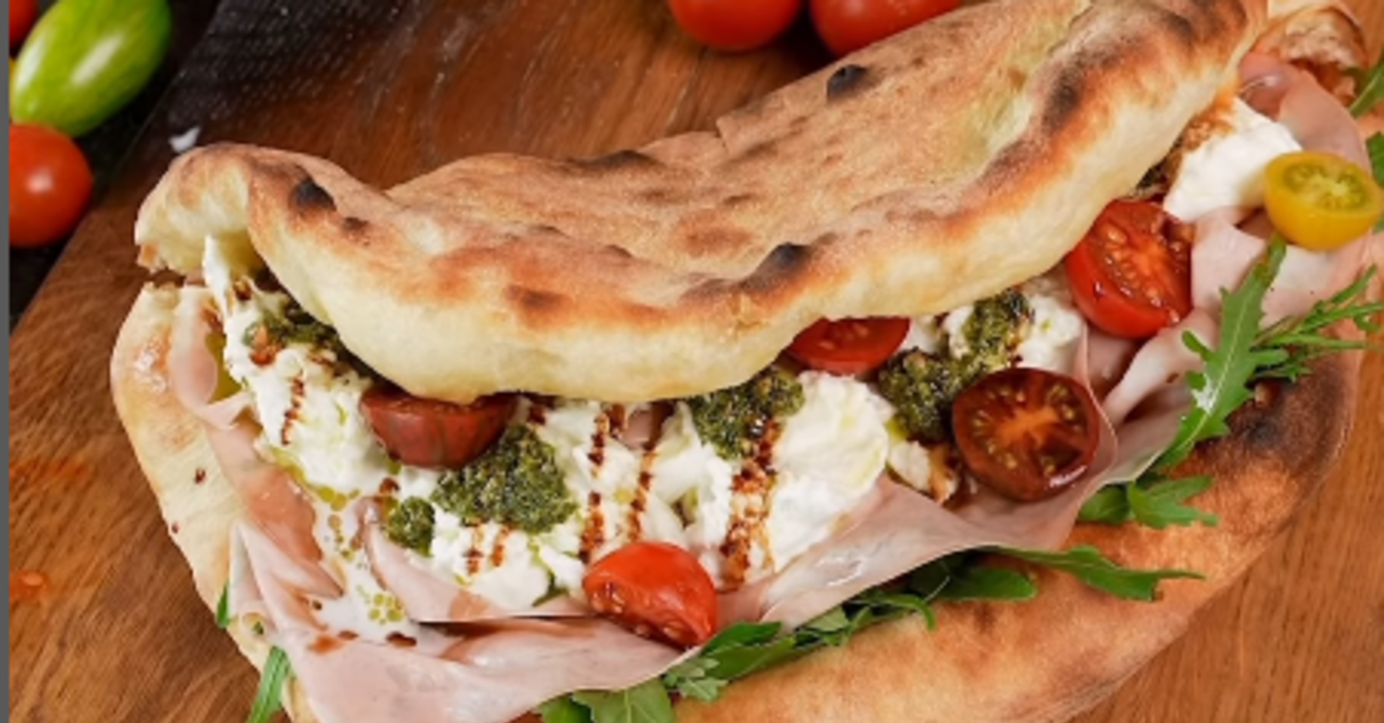 Справжня італійська піца. Щоб тісто було смачне, варто приготувати його заздалегідь