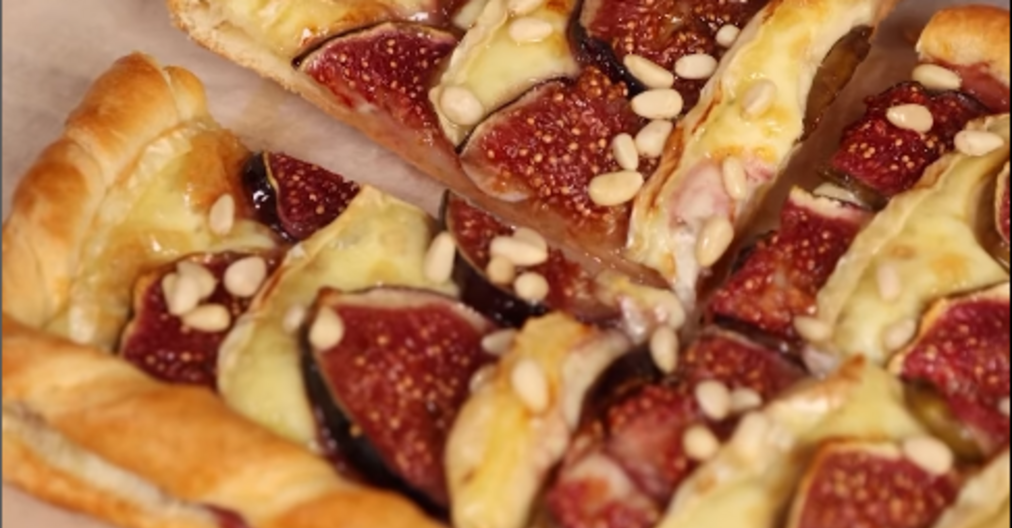 Пирог с инжиром и сыром: вкусное осеннее блюдо