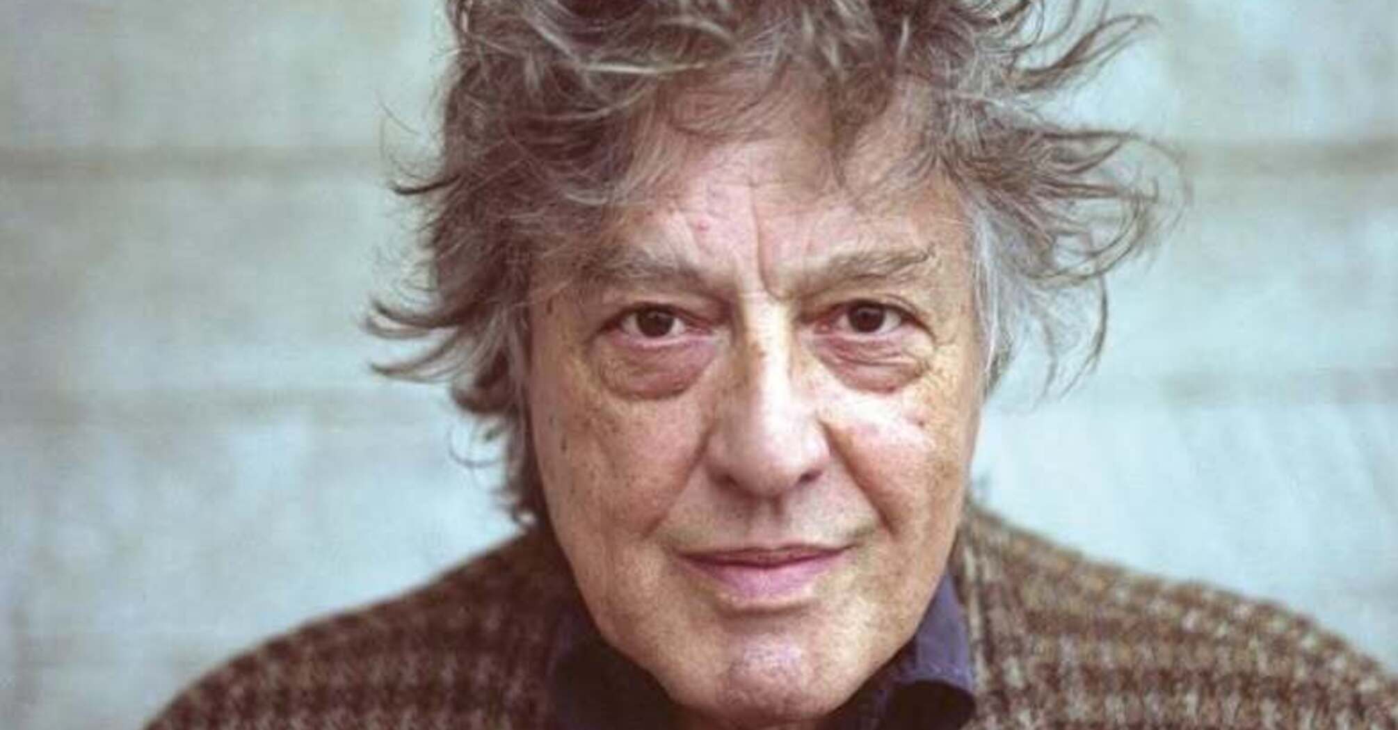 Никакого искусства вне политики не бывает: доказано британским драматургом