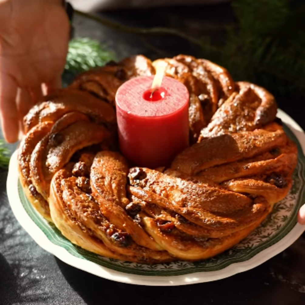 Рождественский калач с орехами: праздничный рецепт