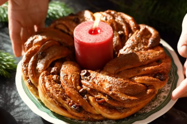 Різдвяний калач із горіхами: святковий рецепт