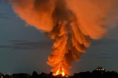 Дрони атакували російський Словʼянськ: є влучання в НПЗ (фото, відео)