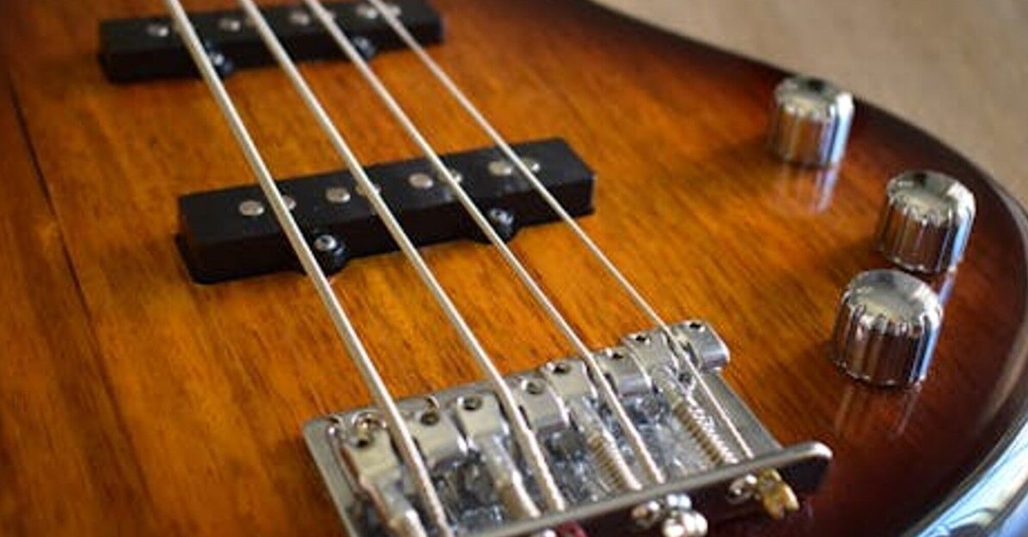 Как выбор бас-гитары влияет на характер группы