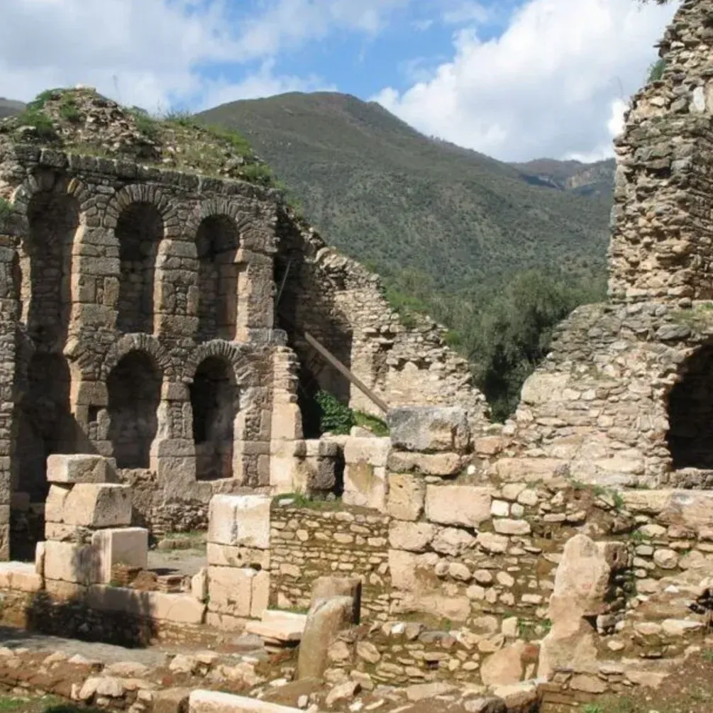 Археологи виявили у Туреччині прохід до стародавньої бібліотеки (фото)