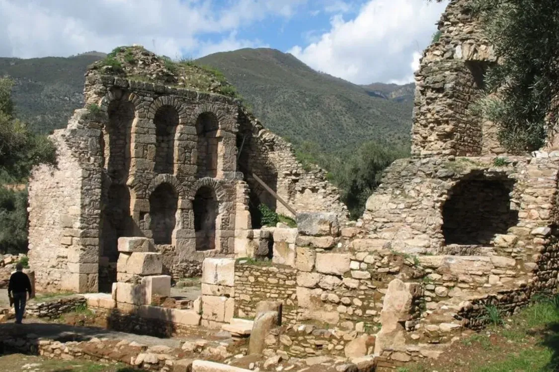 Археологи обнаружили в Турции проход в древнюю библиотеку (фото)