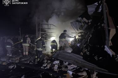 Российская армия сбросила авиабомбы на Запорожье: есть попадания в жилую застройку и ранены (фото)