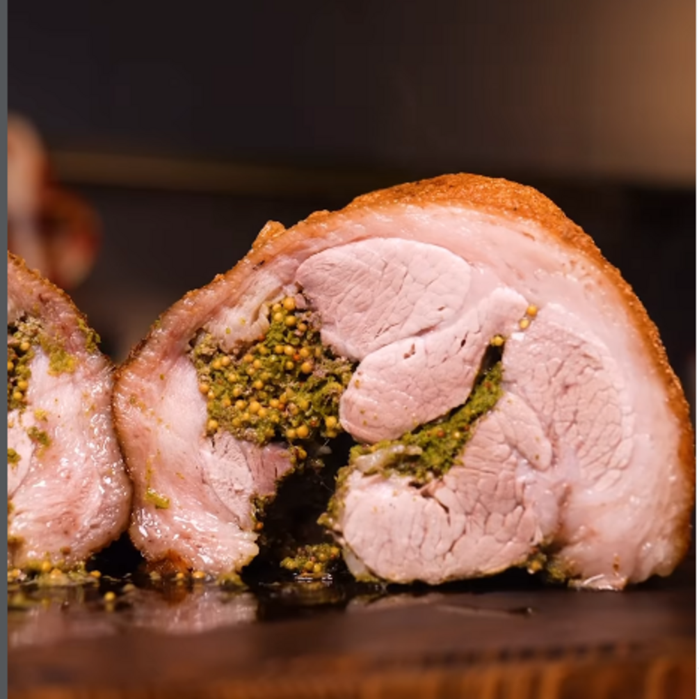 Фаршированная рулька: праздничный рецепт