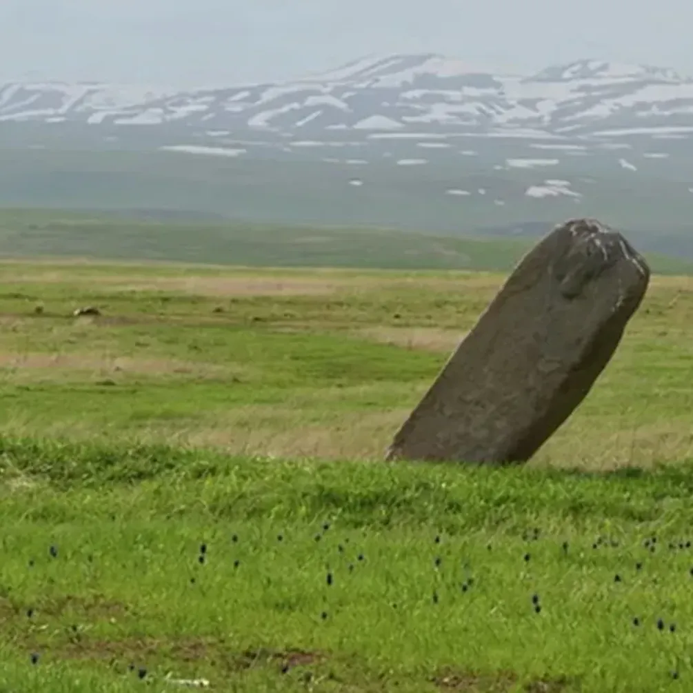 В Армении обнаружили загадочные 'драконьи камни' чем интересны и как связаны с древним культом воды (фото)