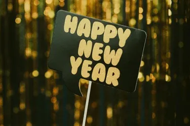 Привітання з Новим роком: найкращі побажання у прозі та віршах українською