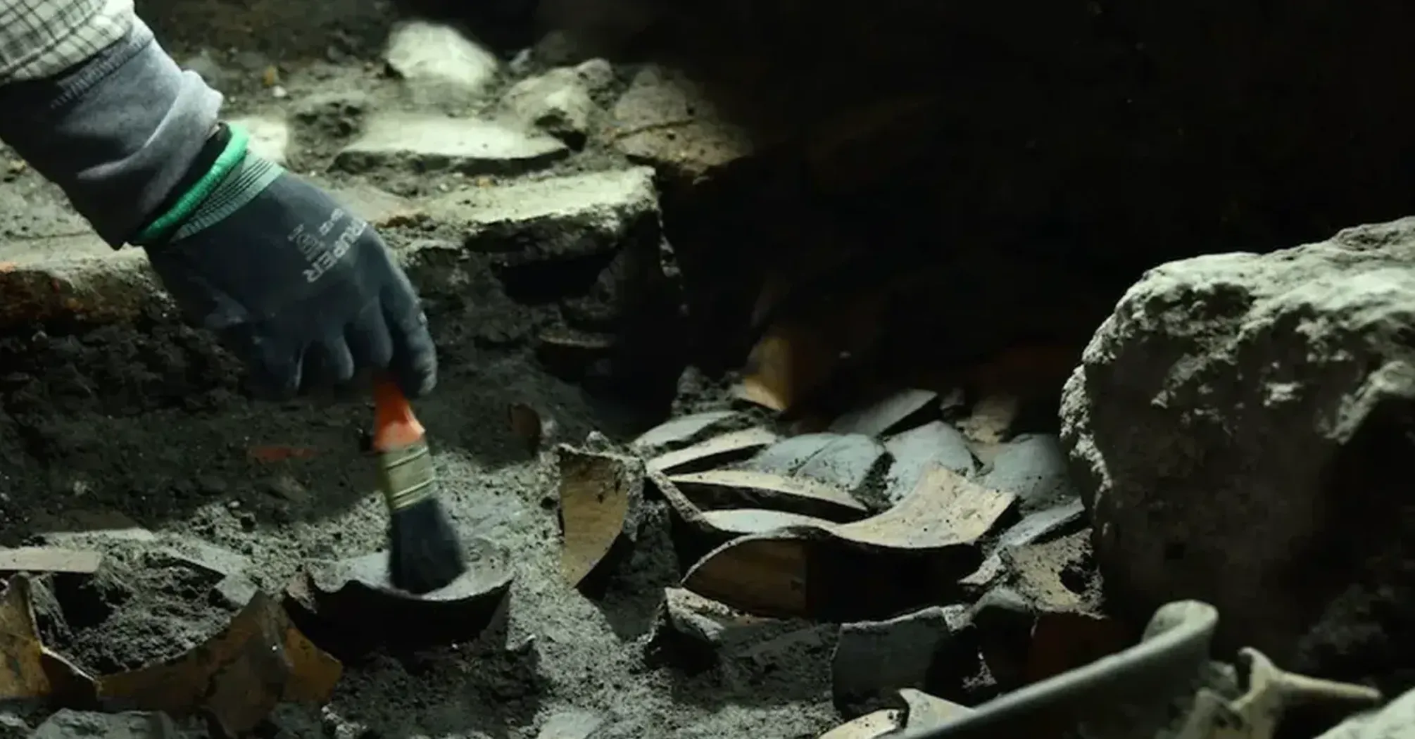 В Мексике обнаружили древнее захоронение 1325 (фото)