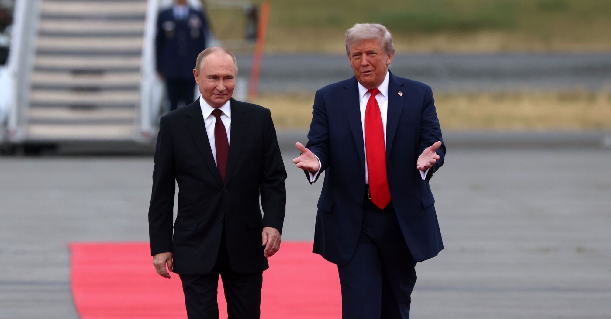 Игра Дональда Трампа в 'мирные планы' помогает ему избегать необходимой помощи Украине