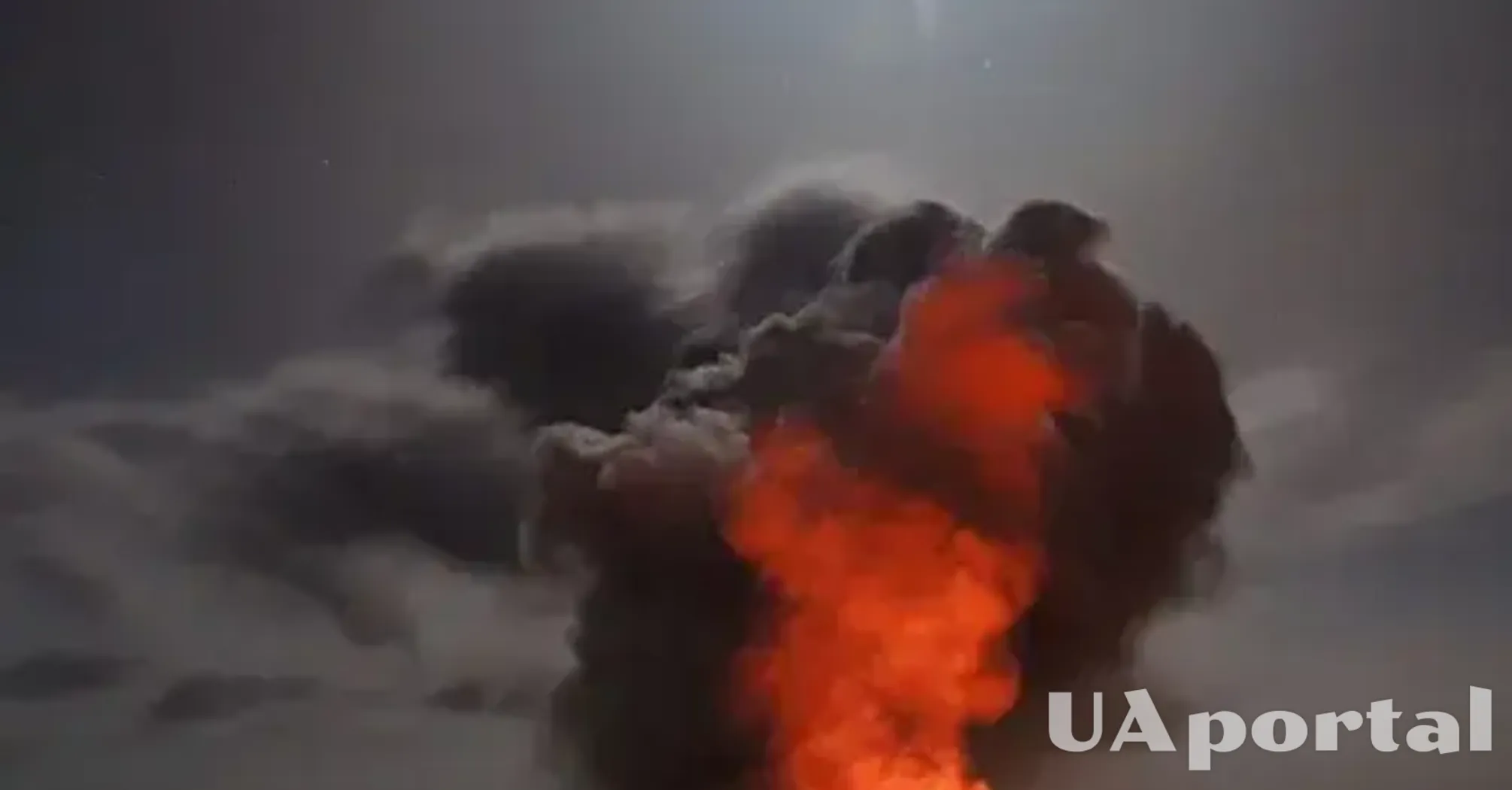 Дроны атаковали один из ключевых НПЗ в Краснодарском крае РФ (видео)