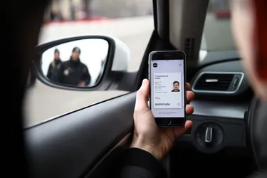 Мають лише 10 днів: українських водіїв попереджають про штрафи через посвідчення водія