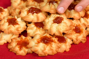 Soft homemade cookies with jam: just melt in your mouth