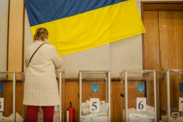 Зачем Запад и Россия навязывают Украине выборы