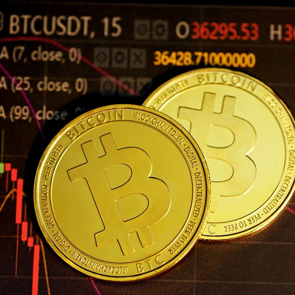 Bitcoin балансирует на грани: сможет ли прорваться выше $84 000?