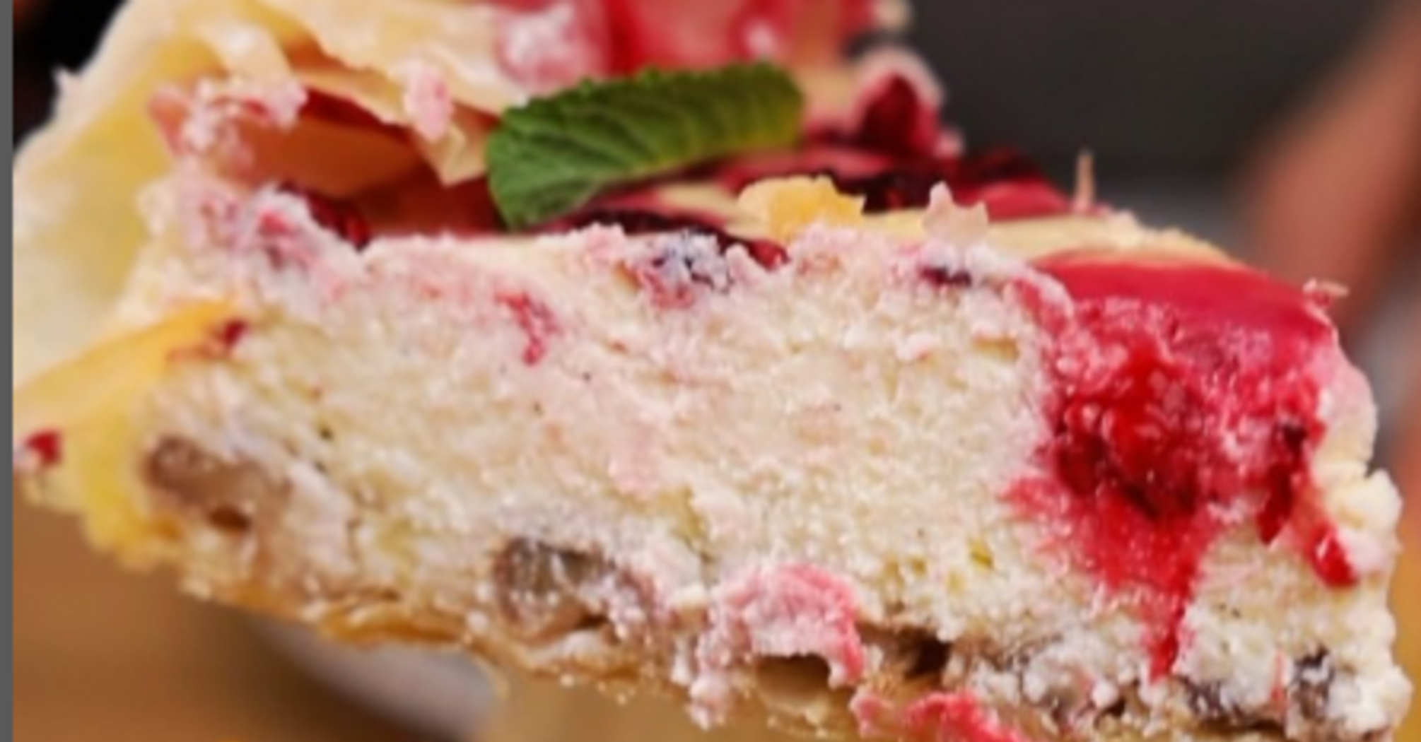 Cottage cheese and berry casserole on phyllo dough: the perfect dessert