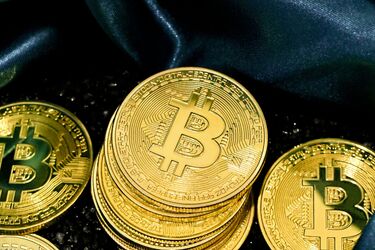 Bitcoin теряет позиции на фоне экономической неопределенности