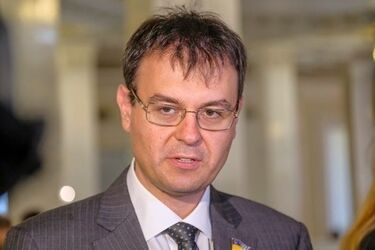 Гетманцев повертає підсанкційну Альфу в Україну?